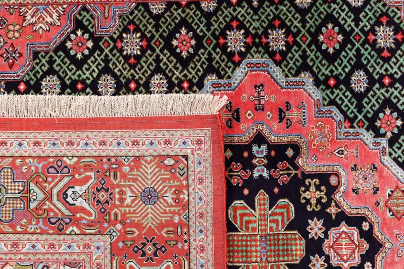 Qom Persian Rug 105 × 152 cm, Silk, hand-knotted — view 7