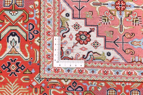 Qom Persian Rug 105 × 152 cm, Silk, hand-knotted — view 9