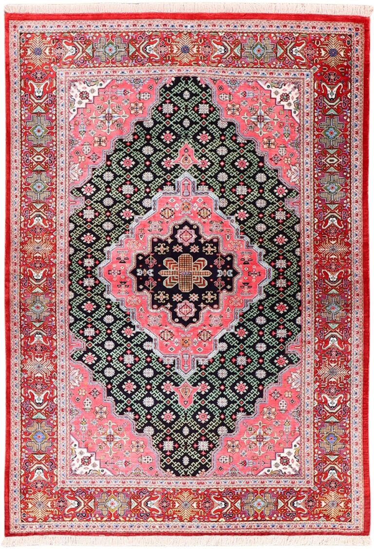 Qom Persian Rug 105 × 152 cm, Silk, hand-knotted