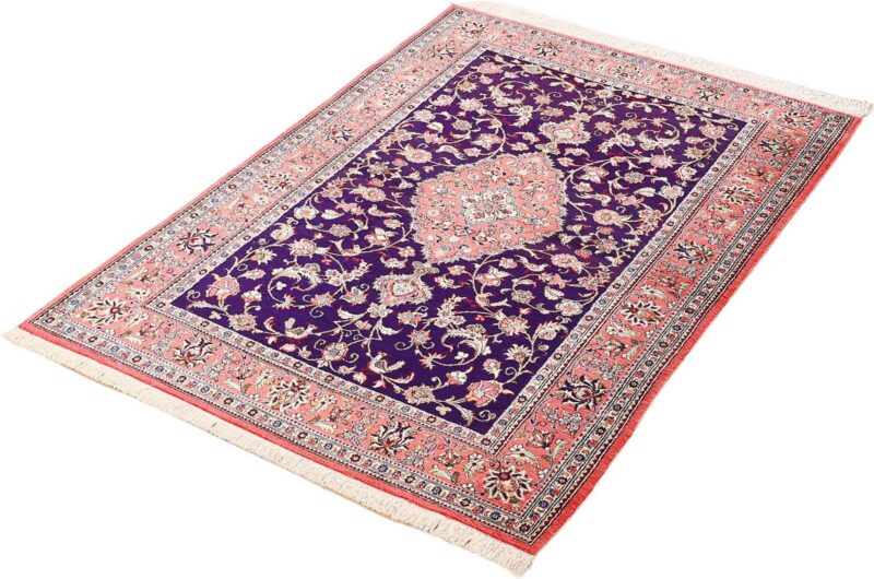 Qom Persian Rug 105 × 160 cm, Silk, hand-knotted, exclusive — view 3 Qom Persian Rug 105 × 160 cm, Silk, hand-knotted, exclusive — view 3