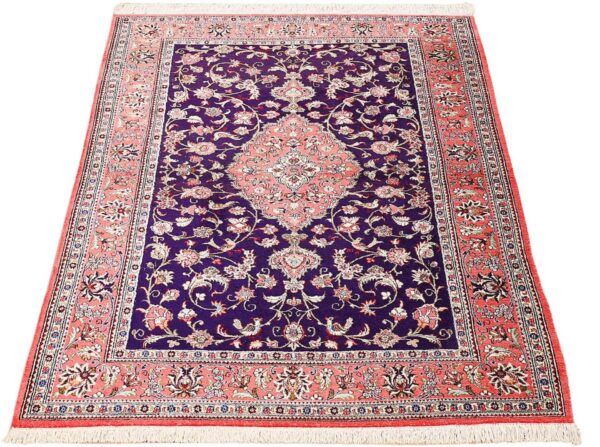 Qom Persian Rug 105 × 160 cm, Silk, hand-knotted, exclusive — view 2 Qom Persian Rug 105 × 160 cm, Silk, hand-knotted, exclusive — view 2