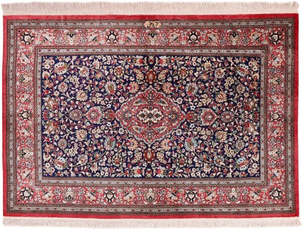 Qom Persian Rug 107 × 155 cm, Silk, hand-knotted Qom Persian Rug 107 × 155 cm, Silk, hand-knotted