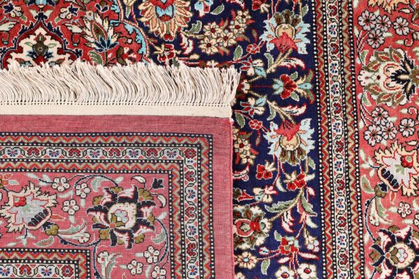 Qom Persian Rug 107 × 155 cm, Silk, hand-knotted — view 8 Qom Persian Rug 107 × 155 cm, Silk, hand-knotted — view 8