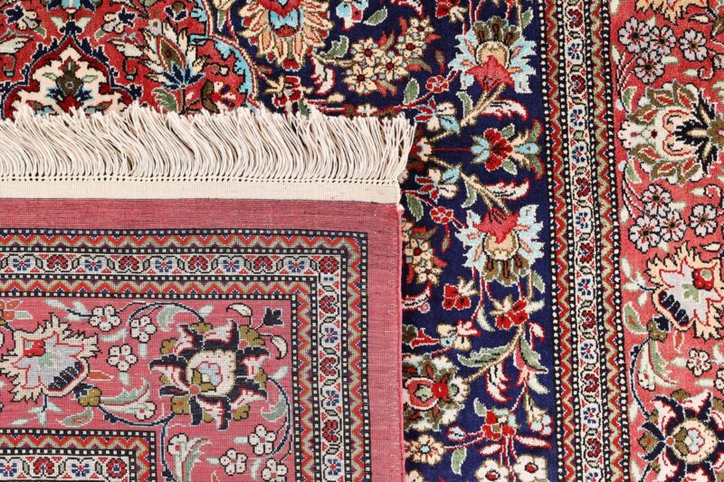 Qom Persian Rug 107 × 155 cm, Silk, hand-knotted — view 8 Qom Persian Rug 107 × 155 cm, Silk, hand-knotted — view 8