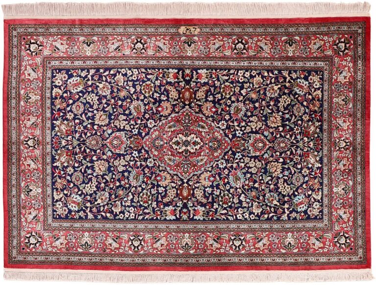 Qom Persian Rug 107 × 155 cm, Silk, hand-knotted