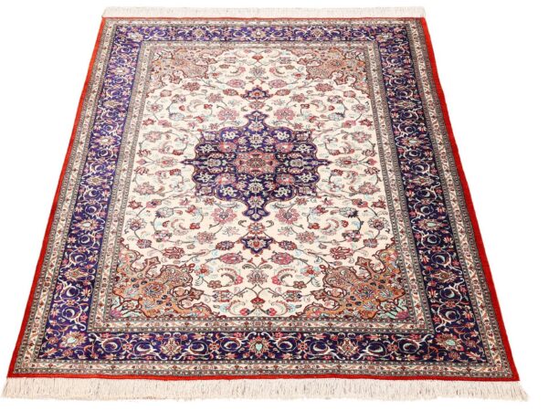 Qom Persian Rug 108 × 158 cm, Silk, hand-knotted — view 2 Qom Persian Rug 108 × 158 cm, Silk, hand-knotted — view 2