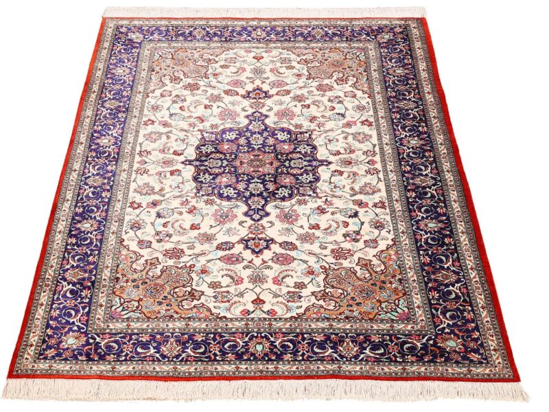 Qom Persian Rug 108 × 158 cm, Silk, hand-knotted — view 2 Qom Persian Rug 108 × 158 cm, Silk, hand-knotted — view 2