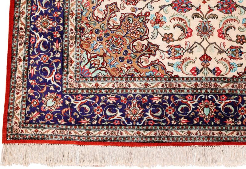 Qom Persian Rug 108 × 158 cm, Silk, hand-knotted — view 5 Qom Persian Rug 108 × 158 cm, Silk, hand-knotted — view 5