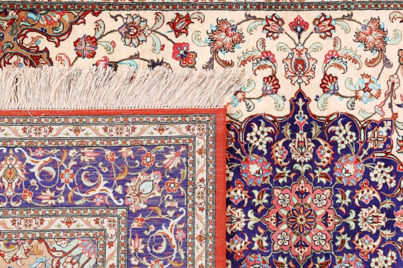 Qom Persian Rug 108 × 158 cm, Silk, hand-knotted — view 7 Qom Persian Rug 108 × 158 cm, Silk, hand-knotted — view 7