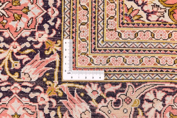 Qom Persian Rug 135 × 195 cm, Silk, hand-knotted, antique — view 10