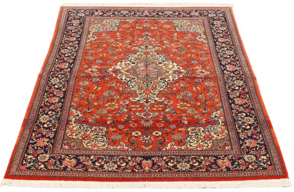 Qom Persian Rug 135 × 200 cm, Wool and Silk, hand-knotted — view 2