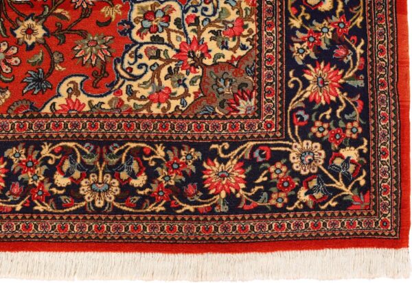 Qom Persian Rug 135 × 200 cm, Wool and Silk, hand-knotted — view 5