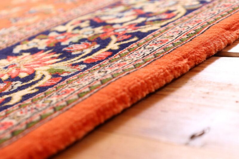 Qom Persian Rug 135 × 200 cm, Wool and Silk, hand-knotted — view 6