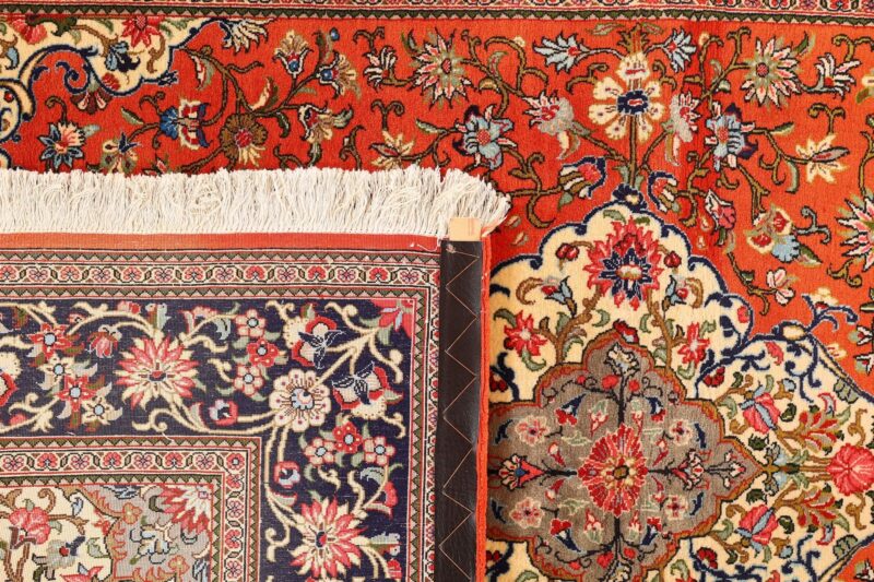 Qom Persian Rug 135 × 200 cm, Wool and Silk, hand-knotted — view 7