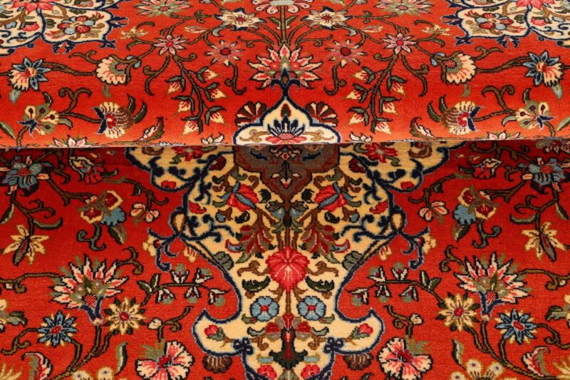 Qom Persian Rug 135 × 200 cm, Wool and Silk, hand-knotted — view 8
