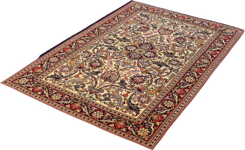 Qom Persian Rug 135 × 219 cm, Wool and Silk, hand-knotted — view 3 Qom Persian Rug 135 × 219 cm, Wool and Silk, hand-knotted — view 3