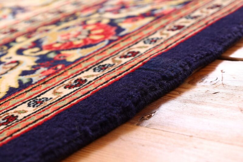 Qom Persian Rug 135 × 219 cm, Wool and Silk, hand-knotted — view 6 Qom Persian Rug 135 × 219 cm, Wool and Silk, hand-knotted — view 6