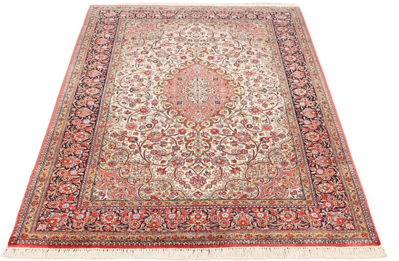 Qom Persian Rug 136 × 204 cm, Silk, hand-knotted — view 4