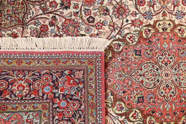 Qom Persian Rug 136 × 204 cm, Silk, hand-knotted — view 7