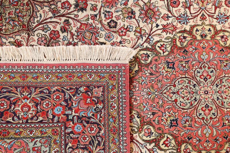 Qom Persian Rug 136 × 204 cm, Silk, hand-knotted — view 7