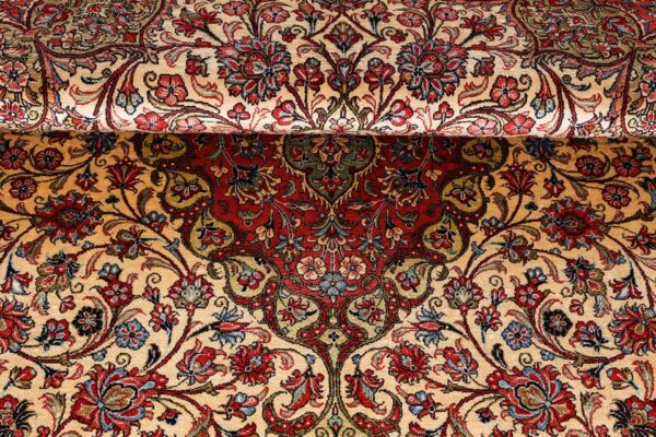 Qom Persian Rug 136 × 204 cm, Silk, hand-knotted — view 8