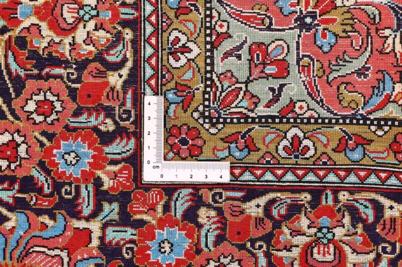 Qom Persian Rug 136 × 204 cm, Silk, hand-knotted — view 9
