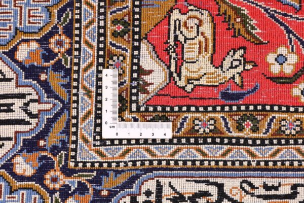 Qom Persian Rug 137 × 212 cm, Wool and Silk, hand-knotted — view 10