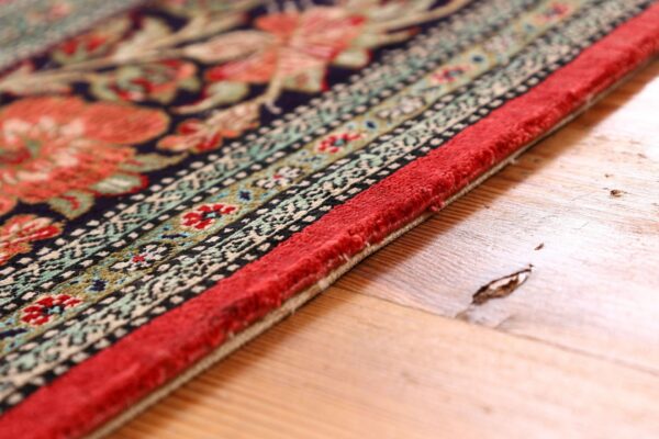 Qom Persian Rug 139 × 207 cm, Silk, hand-knotted, exclusive — view 7