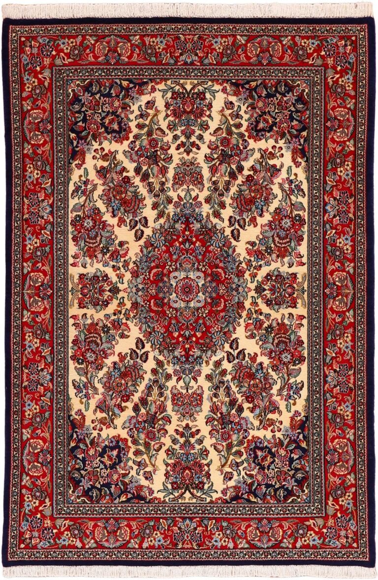 Qom Persian Rug 140 × 207 cm, Wool and Silk, hand-knotted