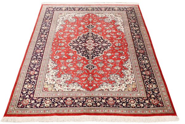 Qom Persian Rug 140 × 218 cm, Silk, hand-knotted — view 2