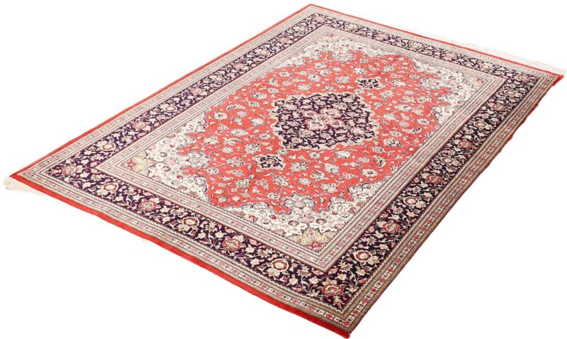 Qom Persian Rug 140 × 218 cm, Silk, hand-knotted — view 3