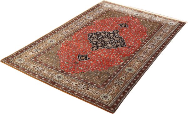 Qom Persian Rug 140 × 225 cm, Silk, hand-knotted — view 3