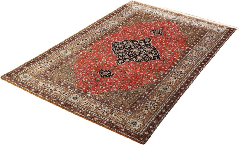 Qom Persian Rug 140 × 225 cm, Silk, hand-knotted — view 3