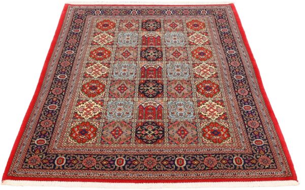 Qom Persian Rug 148 × 201 cm, Wool and Silk, hand-knotted — view 2 Qom Persian Rug 148 × 201 cm, Wool and Silk, hand-knotted — view 2
