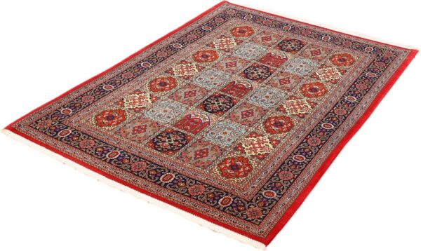 Qom Persian Rug 148 × 201 cm, Wool and Silk, hand-knotted — view 3 Qom Persian Rug 148 × 201 cm, Wool and Silk, hand-knotted — view 3