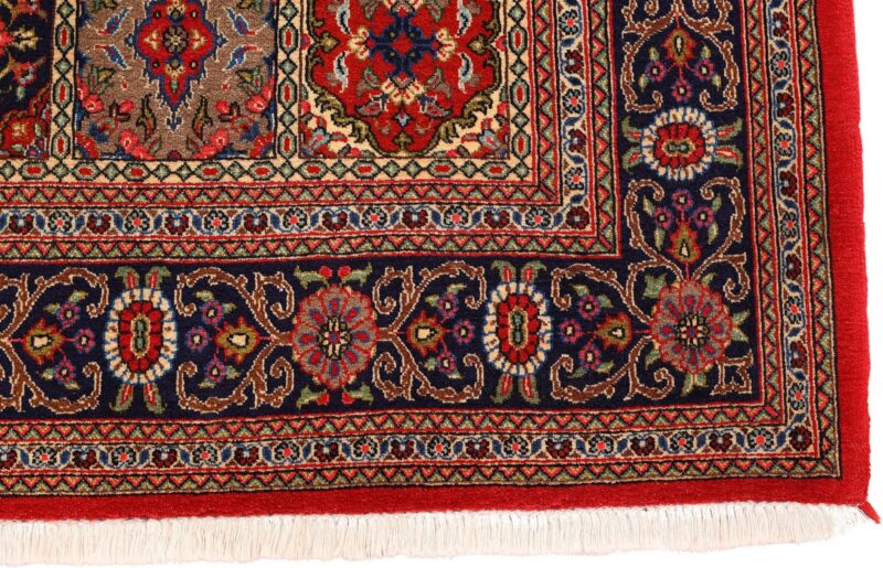 Qom Persian Rug 148 × 201 cm, Wool and Silk, hand-knotted — view 5 Qom Persian Rug 148 × 201 cm, Wool and Silk, hand-knotted — view 5