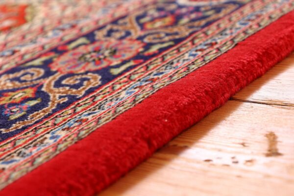 Qom Persian Rug 148 × 201 cm, Wool and Silk, hand-knotted — view 6 Qom Persian Rug 148 × 201 cm, Wool and Silk, hand-knotted — view 6