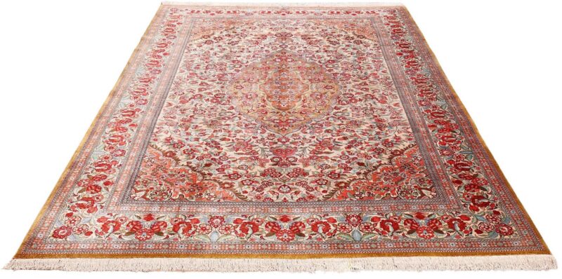 Qom Persian Rug 212 × 318 cm, Silk, hand-knotted — view 2