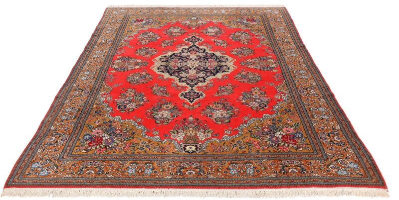Qom Persian Rug 218 × 335 cm, Wool and Silk, hand-knotted — view 2