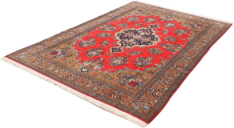 Qom Persian Rug 218 × 335 cm, Wool and Silk, hand-knotted — view 3