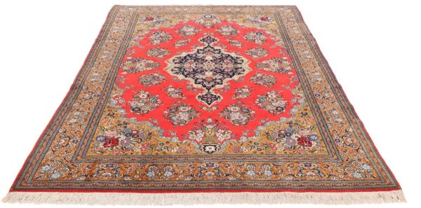 Qom Persian Rug 218 × 335 cm, Wool and Silk, hand-knotted — view 4