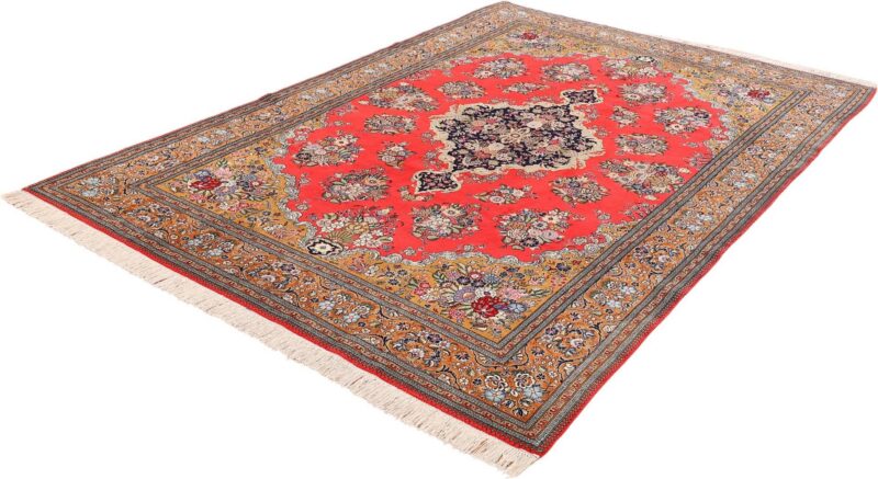 Qom Persian Rug 218 × 335 cm, Wool and Silk, hand-knotted — view 5