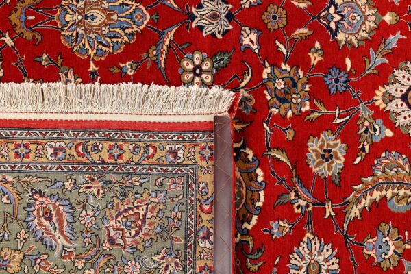 Qom Persian Rug 246 × 325 cm, Wool and Silk, hand-knotted — view 7 Qom Persian Rug 246 × 325 cm, Wool and Silk, hand-knotted — view 7