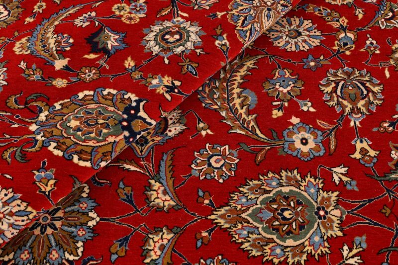 Qom Persian Rug 246 × 325 cm, Wool and Silk, hand-knotted — view 8 Qom Persian Rug 246 × 325 cm, Wool and Silk, hand-knotted — view 8