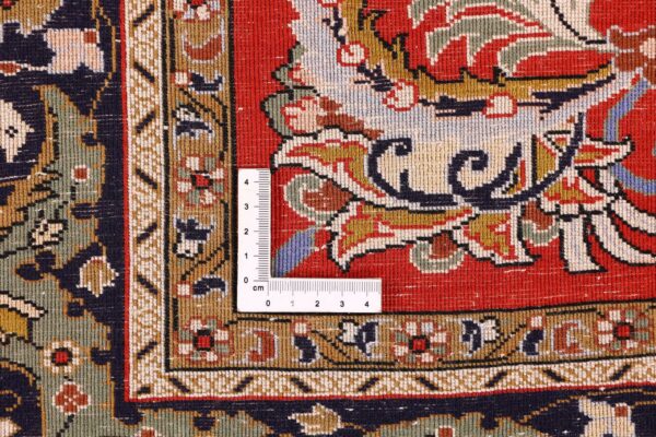 Qom Persian Rug 251 × 340 cm, Wool and Silk, hand-knotted — view 9 Qom Persian Rug 251 × 340 cm, Wool and Silk, hand-knotted — view 9