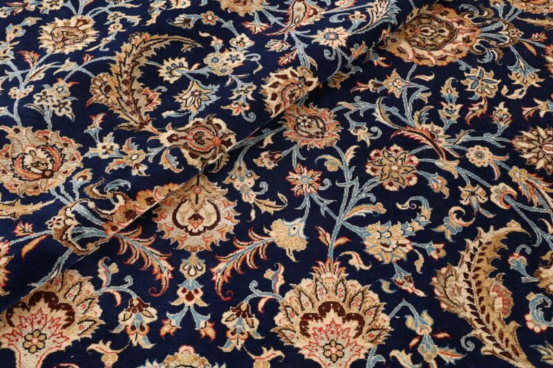 Qom Persian Rug 345 × 447 cm, Wool and Silk, hand-knotted — view 8 Qom Persian Rug 345 × 447 cm, Wool and Silk, hand-knotted — view 8