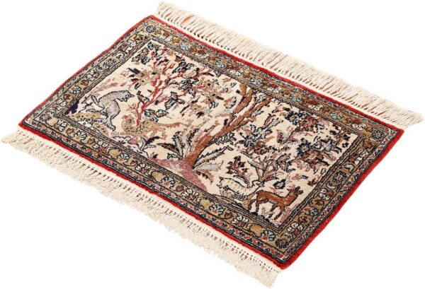 Qom Persian Rug 44 × 66 cm, Silk, hand-knotted — view 3
