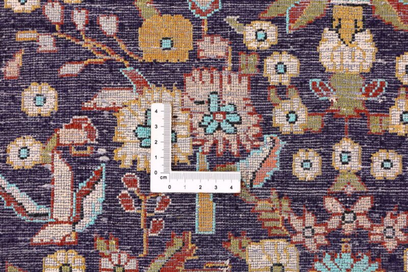 Qom Persian Rug 56 × 82 cm, Silk, hand-knotted, exclusive — view 7 Qom Persian Rug 56 × 82 cm, Silk, hand-knotted, exclusive — view 7