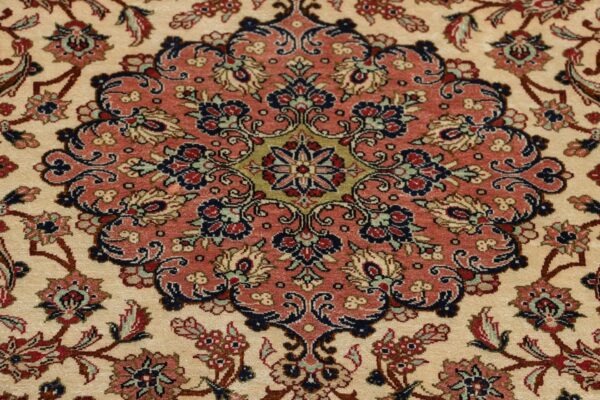 Qom Persian Rug 75 × 122 cm, Silk, hand-knotted — view 8