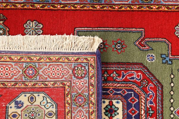 Qom Persian Rug 83 × 124 cm, Wool and Silk, hand-knotted — view 7